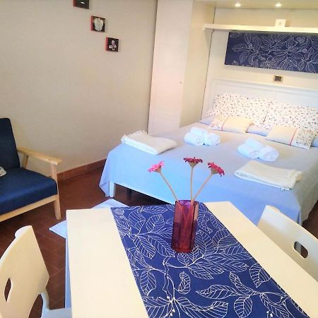 Il Gabbiano Aparthotel อาเมเกลีย ภายนอก รูปภาพ